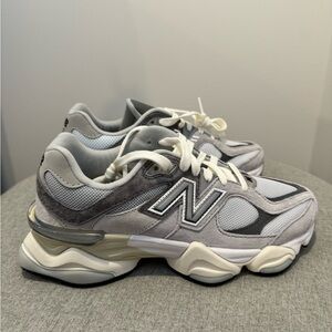 New Balance 9060 size M US7, W US8.5.